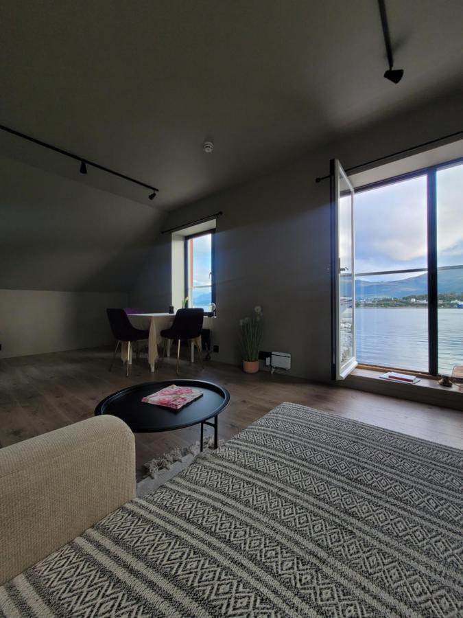 Single Elegant Room I Sentrum- Sea View Ålesund Eksteriør bilde