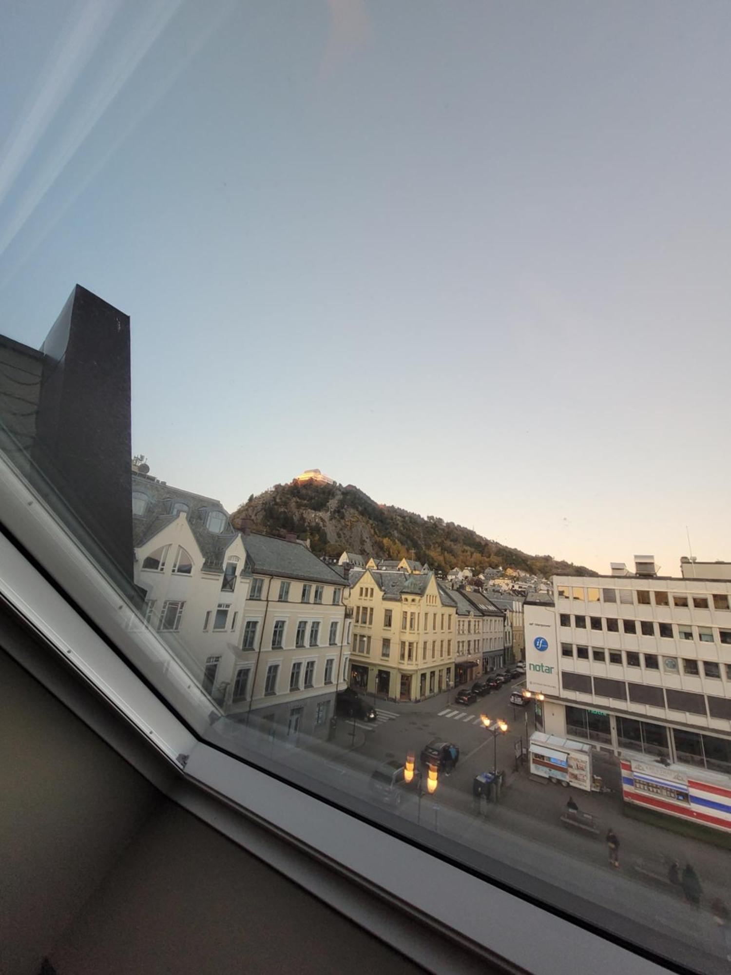 Single Elegant Room I Sentrum- Sea View Ålesund Eksteriør bilde